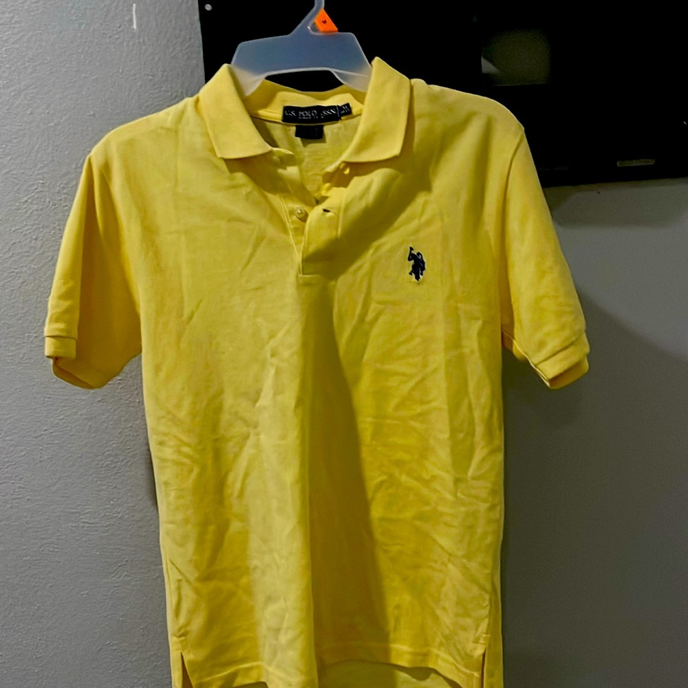 US Polo ASSN. shirt for boys in good condition.
Size M 10-12